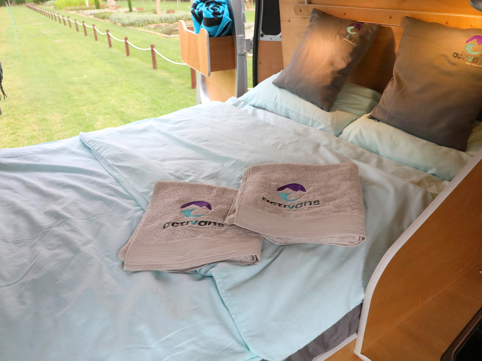 Bed linen included in activans campers in spain