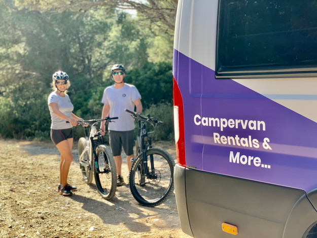 Voyage en camping-car en Espagne avec un vélo avec Activans
